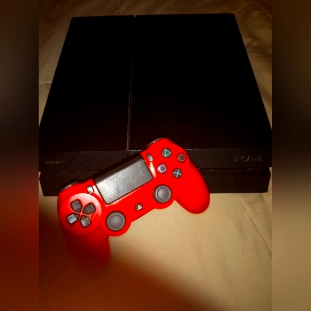Play Station 4 (PS4)